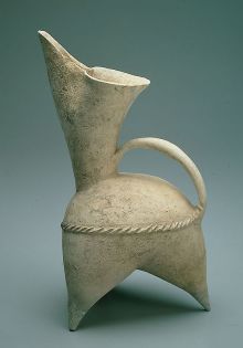 新石器时代晚期前段大汶口文化晚期白陶鬶